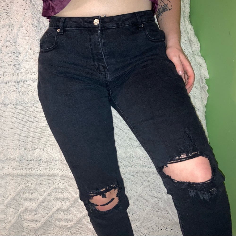 Parisian Distressed High-Waist Skinny Jean